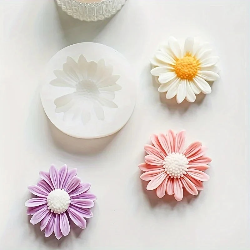 Daisy Silicone Candle Mould – DIY Aromatherapy & Craft Mold