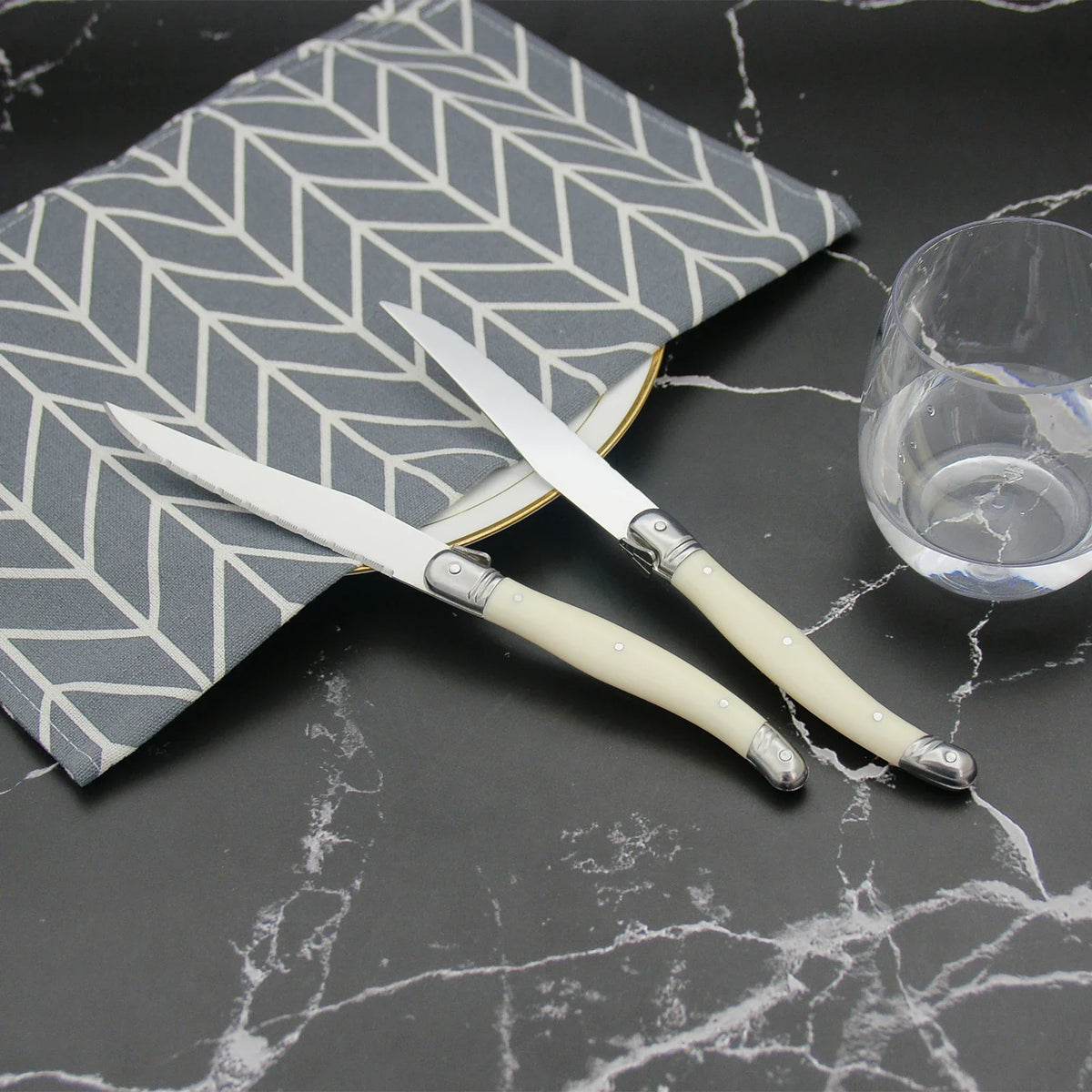 Laguiole Steak Knife Set 4–12pc | Pearl White Handles