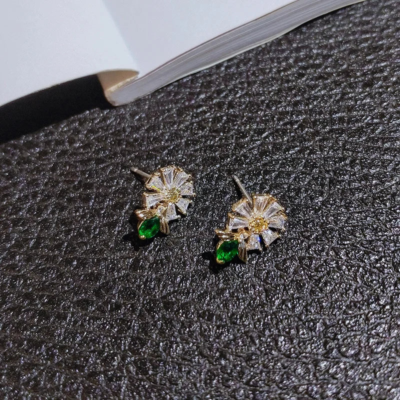 Huitan Gold Flower & Bee Stud Earrings – Green CZ Women's Jewelry