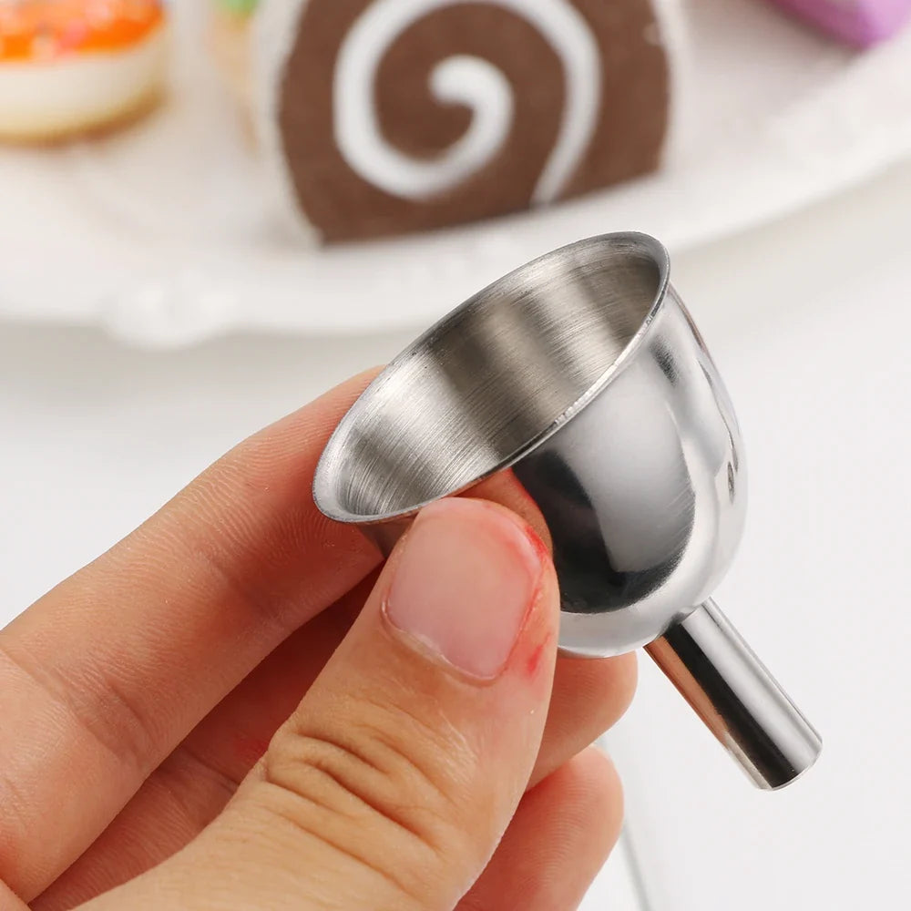 1 Mini Kitchen Liquid Dump Tool Stainless Steel Funnel Bar Wine Small