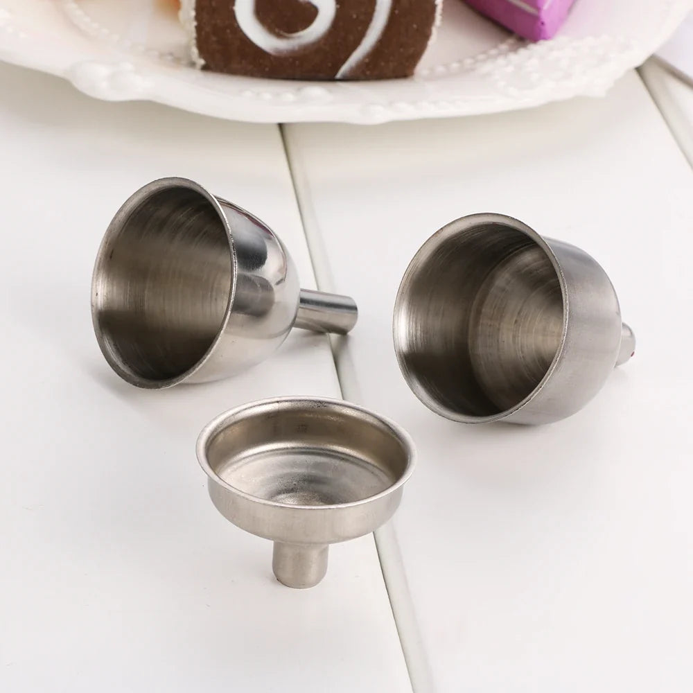 1 Mini Kitchen Liquid Dump Tool Stainless Steel Funnel Bar Wine Small