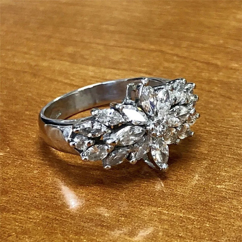 Huitan Flower Women's Ring – Cubic Zirconia Fashion Jewelry