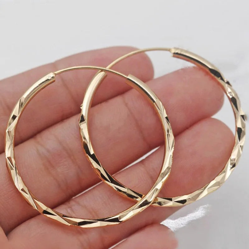 Huitan Gold Hoop Earrings – Classic Geometric Women's Jewelry