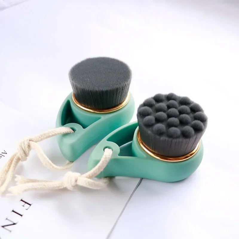 Manual Facial Cleansing Brush – Soft Face Scrub & Pore Cleanser