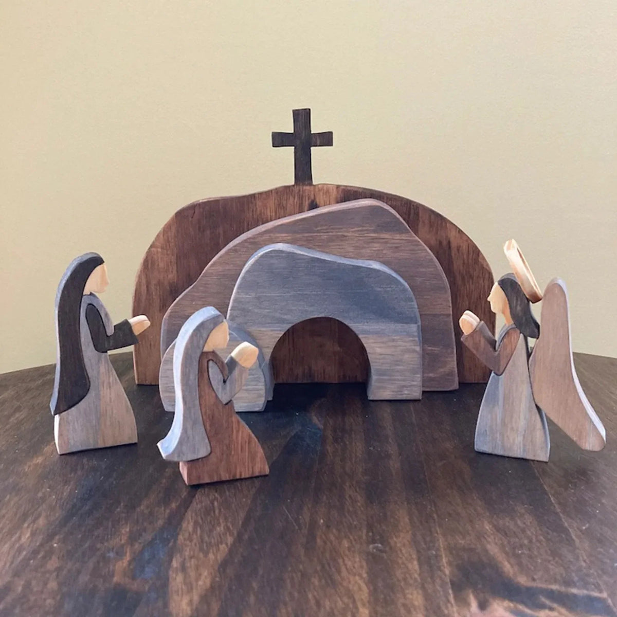 Easter Resurrection Scene Wooden Figurine – Risen Christ Decor