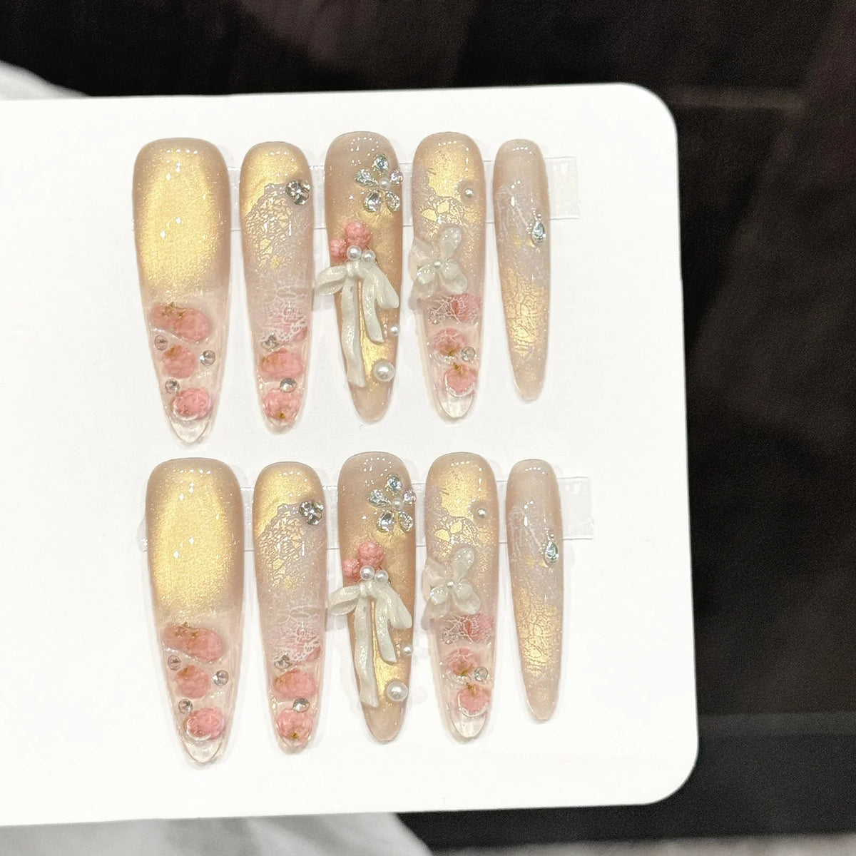 Handmade 3D Floral Lace Almond Press On Nails Cat's Eye 10pcs