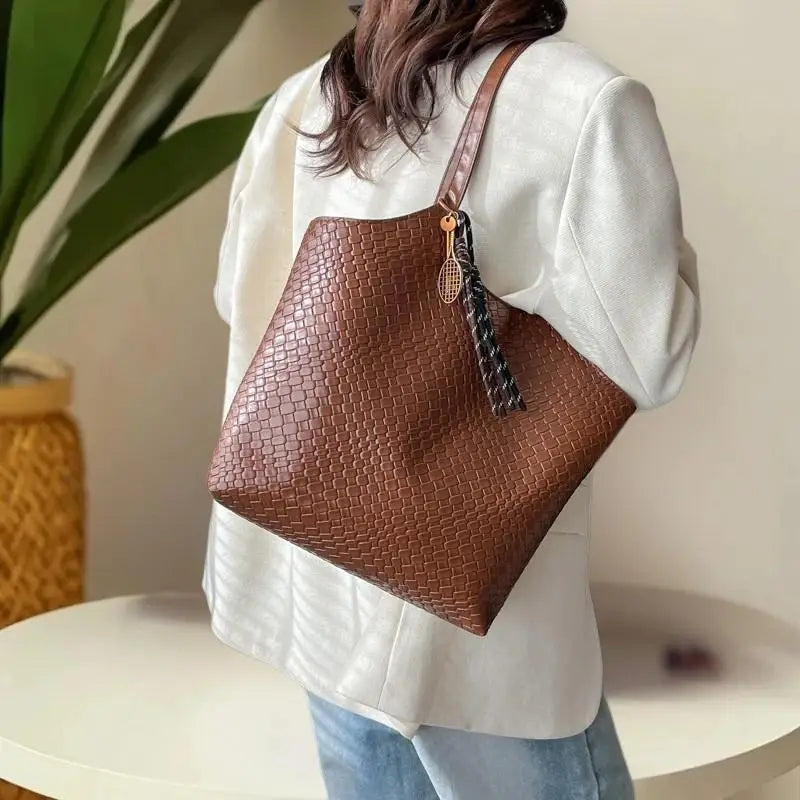 Minimalist Large Tote Bag – Lightweight PU Shoulder Bag