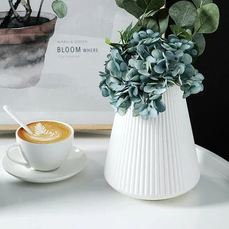 Nordic European Plastic Vase – Hydroponic Flower Pot Decor