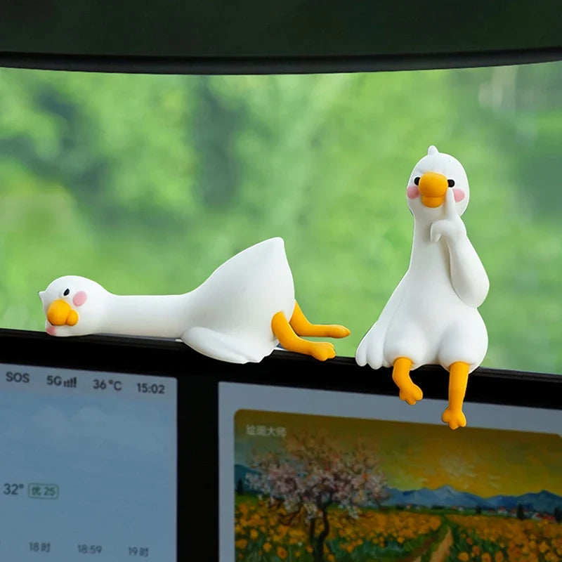 Cute 3D Resin Duck Figurine – Desk, Monitor & Car Decor