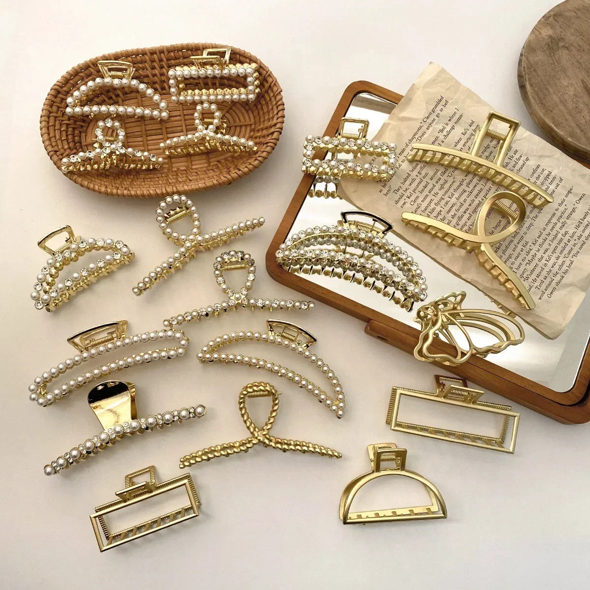 2-Pack Metal Geometric Hollow Hair Claw Clips & Barrettes