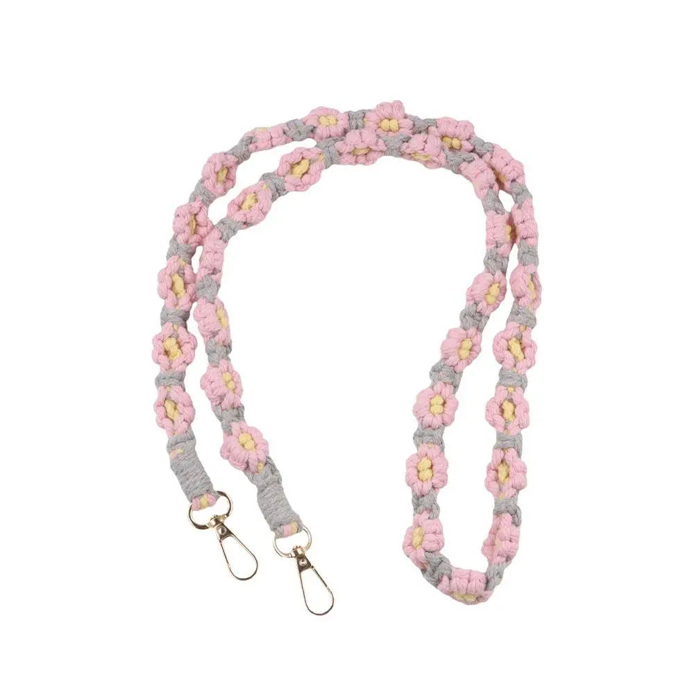 Handmade Daisy Macrame Keychain – Boho Wrist Strap for Women