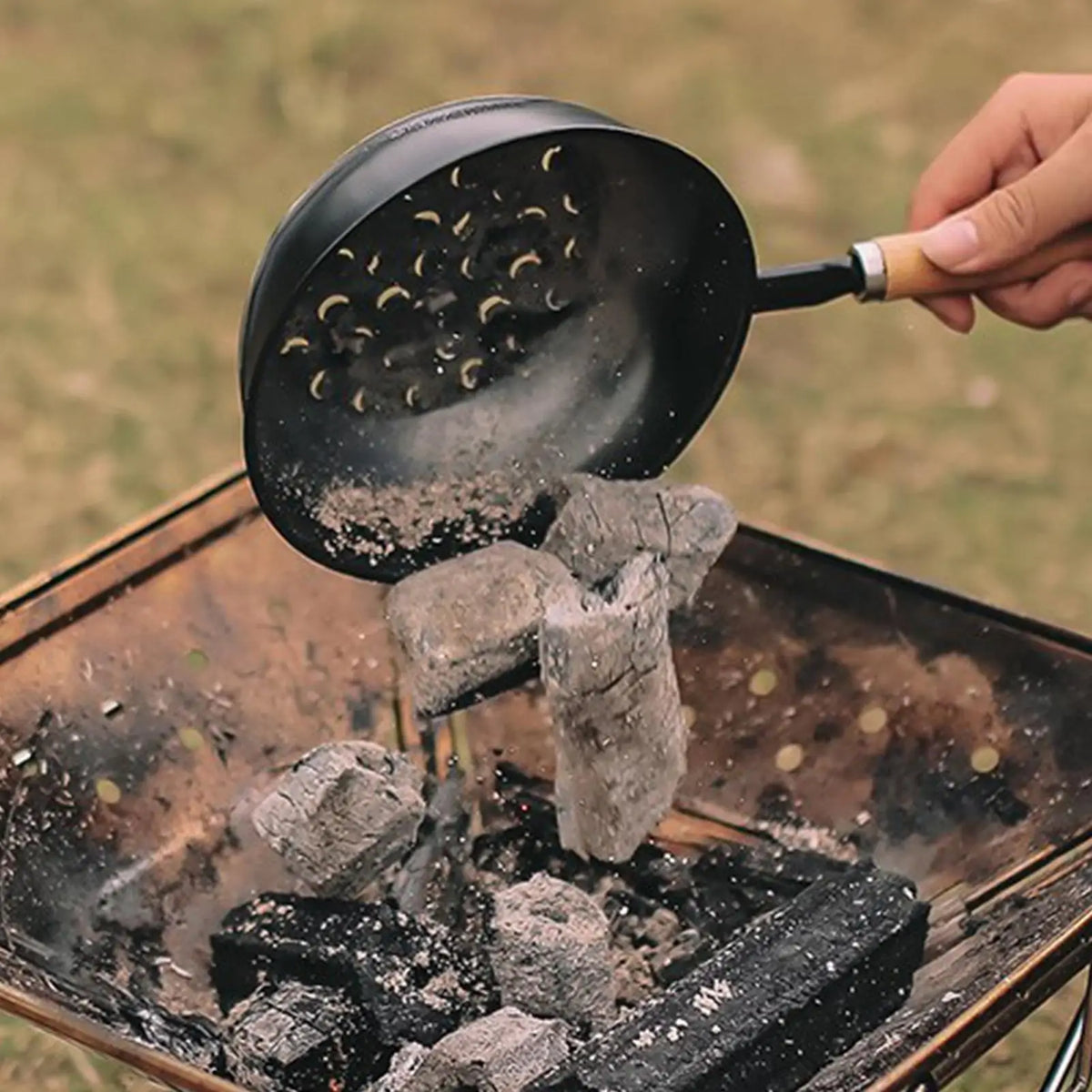 Charcoal Starter Basket – Hollow Airflow for BBQ & Camping