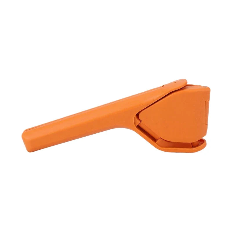 Manual Citrus Juicer – Food-Grade Plastic Lemon Lime Squeezer
