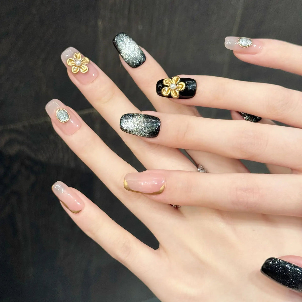 Handmade Antique Autumn Winter Press Nails Golden Carved Flowers