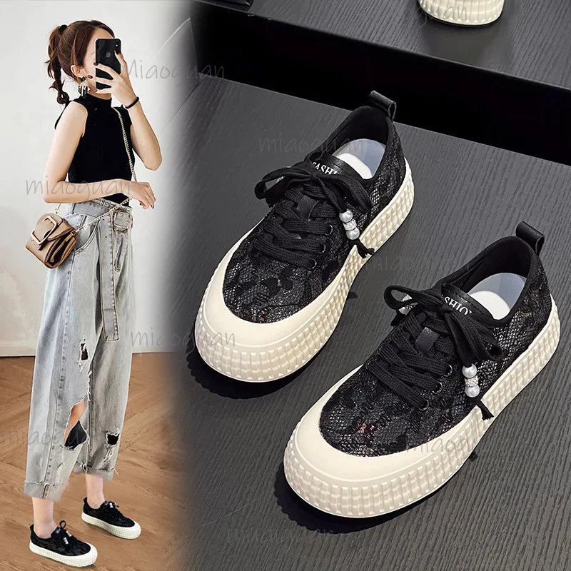Women's Breathable Mesh Lace-Up Flat Shoes – Lightweight Non-Slip