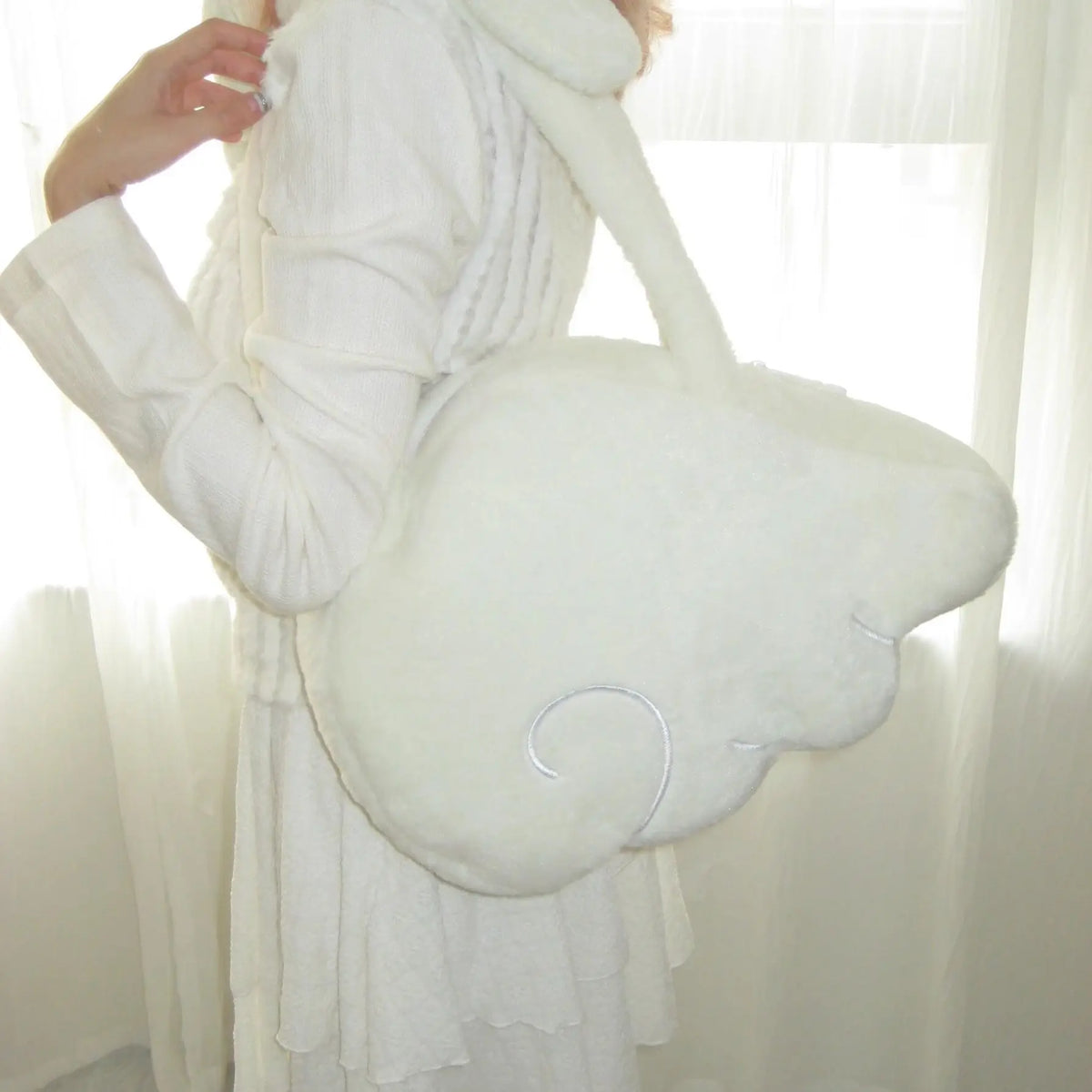 Angel Wing Plush Shoulder Bag – Cute Women's Tote | JPXB