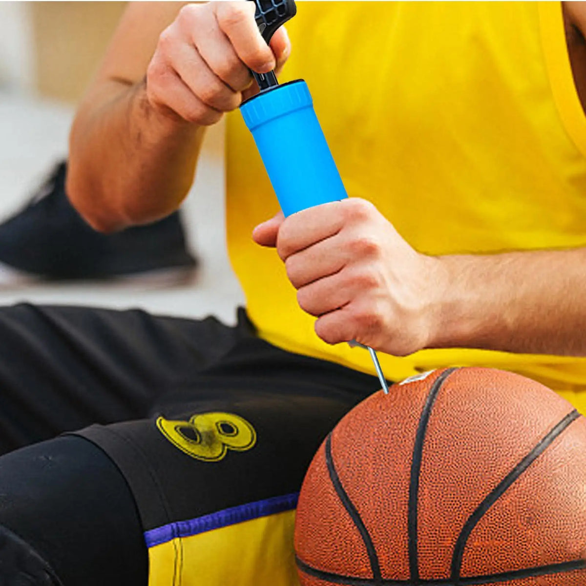Portable Manual Ball Pump with Needle – Basketball Soccer Volleyball