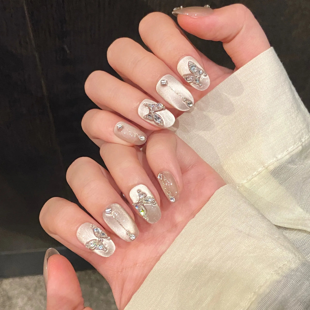 Silver Cat Eye Butterfly Press-On Nails – 10pcs | YADORNOS