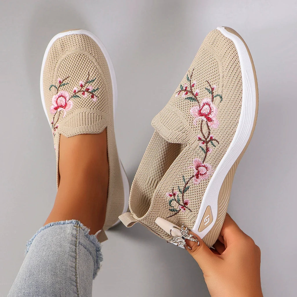 Women's Ethnic Embroidery Floral Slip-On Loafers | Lightweight