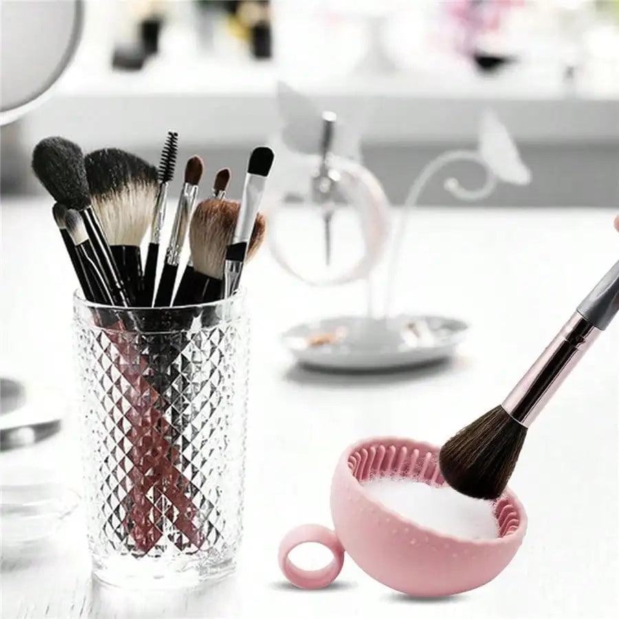 Makeup Brush Cleaning Bowl & Silicone Scrubber Pad
