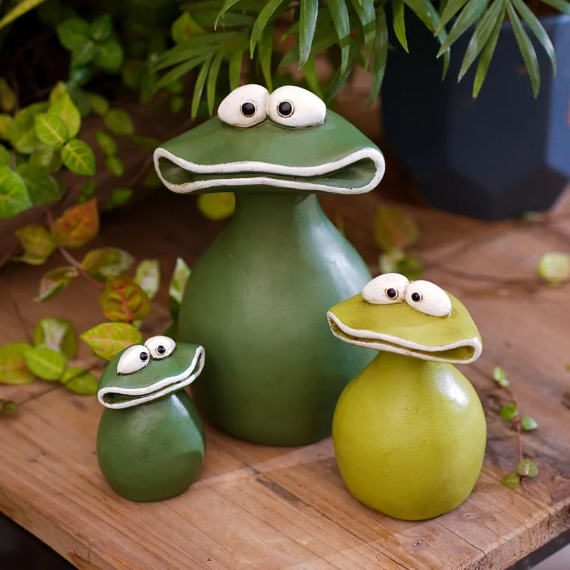 Kawaii Big Mouth Resin Frog Figurine | Garden & Desk Decor