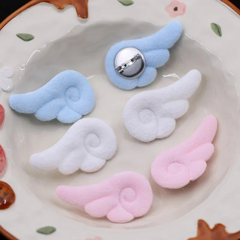 Angel Wings Brooch – Y2K Plush Pin for Bags, Hats & Clothes