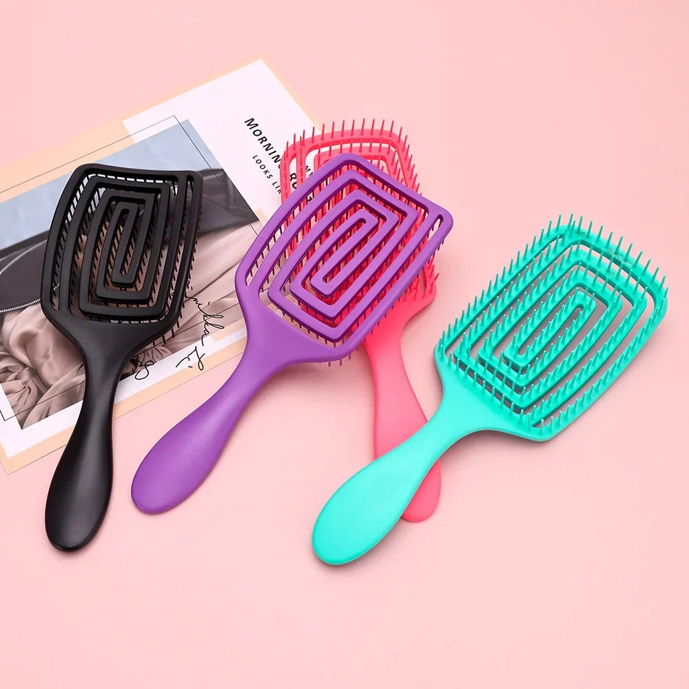 Wide Tooth Curved Comb – Detangling & Scalp Massage Styling