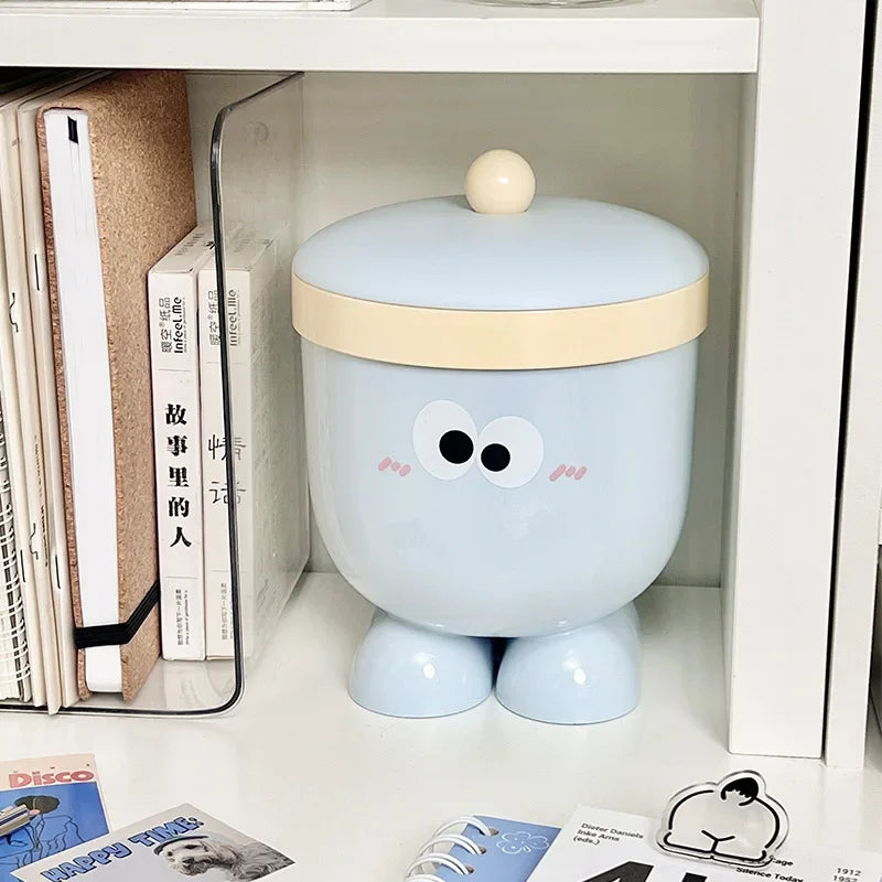 Mini Desktop Trash Can with Lid – Cute Plastic Wastebasket