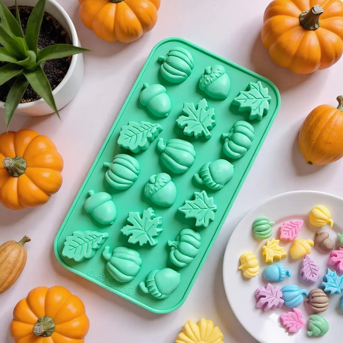 Silicone Fall Mold – 18 Cavity Maple Leaf Pumpkin Candy Mold