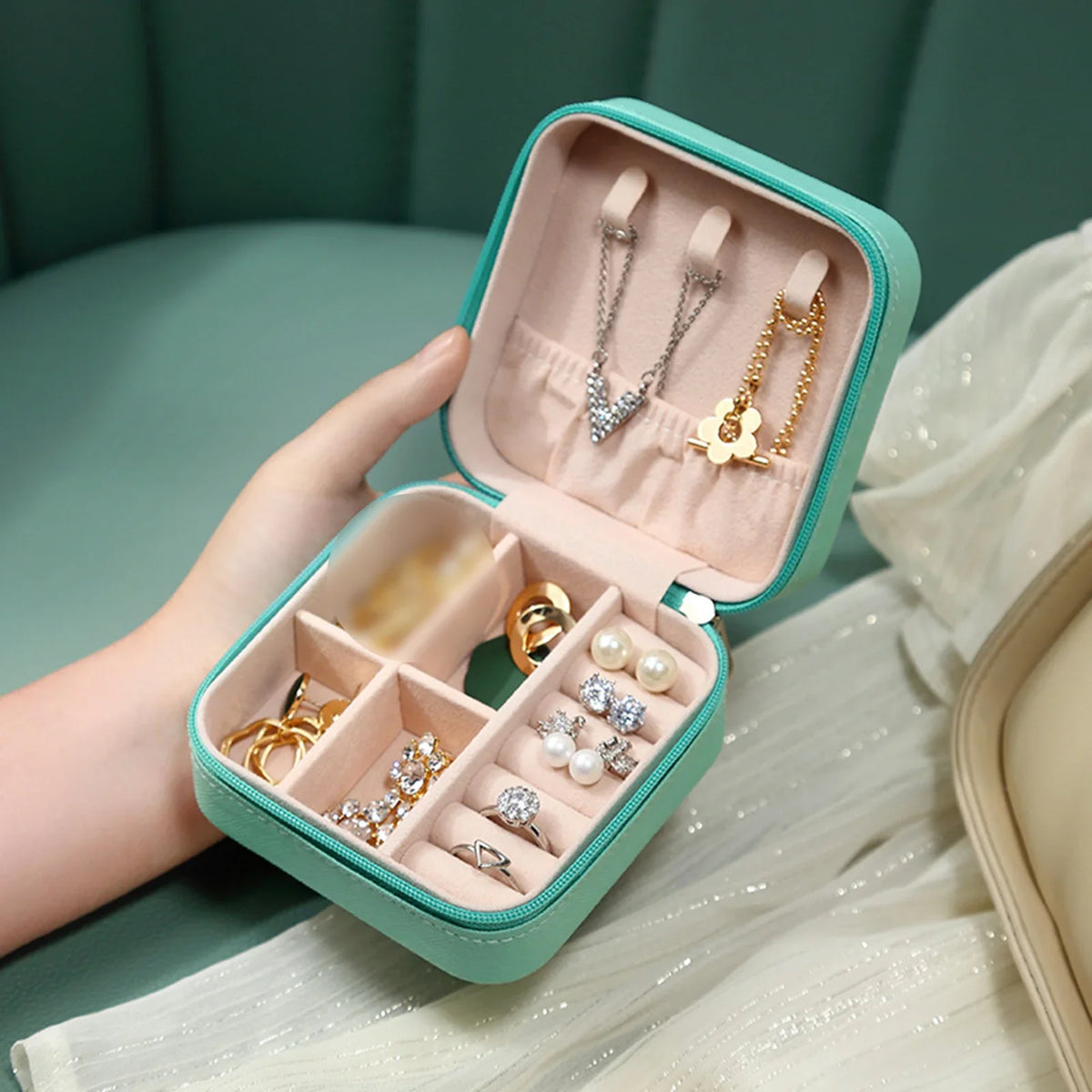 Mini Travel Jewelry Organizer Box – Earrings, Rings & Necklaces
