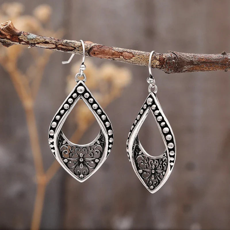 Huitan Vintage Leaf Dangle Earrings – Boho Hollow Flower Drop