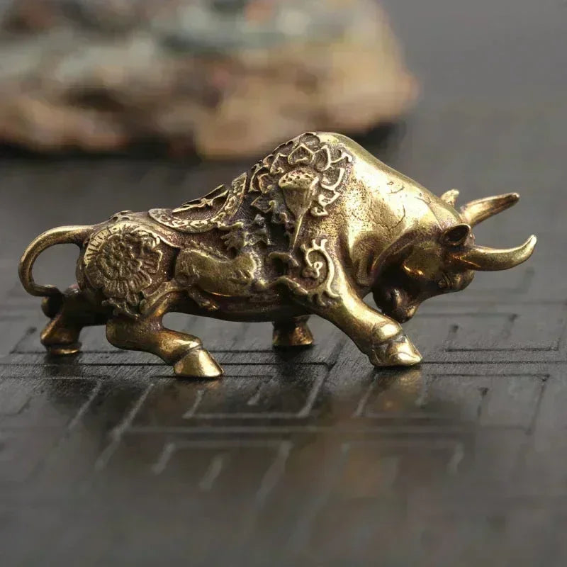 Retro Brass Bull Figurine – Vintage Copper Cow Desk Ornament