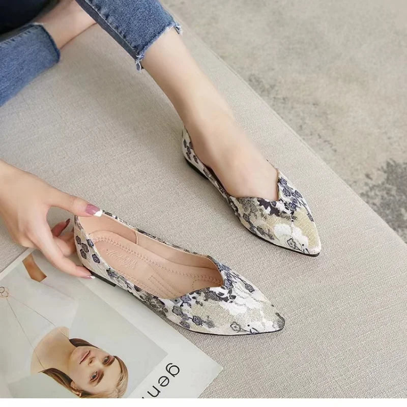 Women's Soft-Sole Pointed Toe Flat Slip-On Shoes | Elegant
