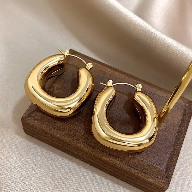 Huitan Chunky Hoop Earrings – Minimalist Circle Statement Jewelry