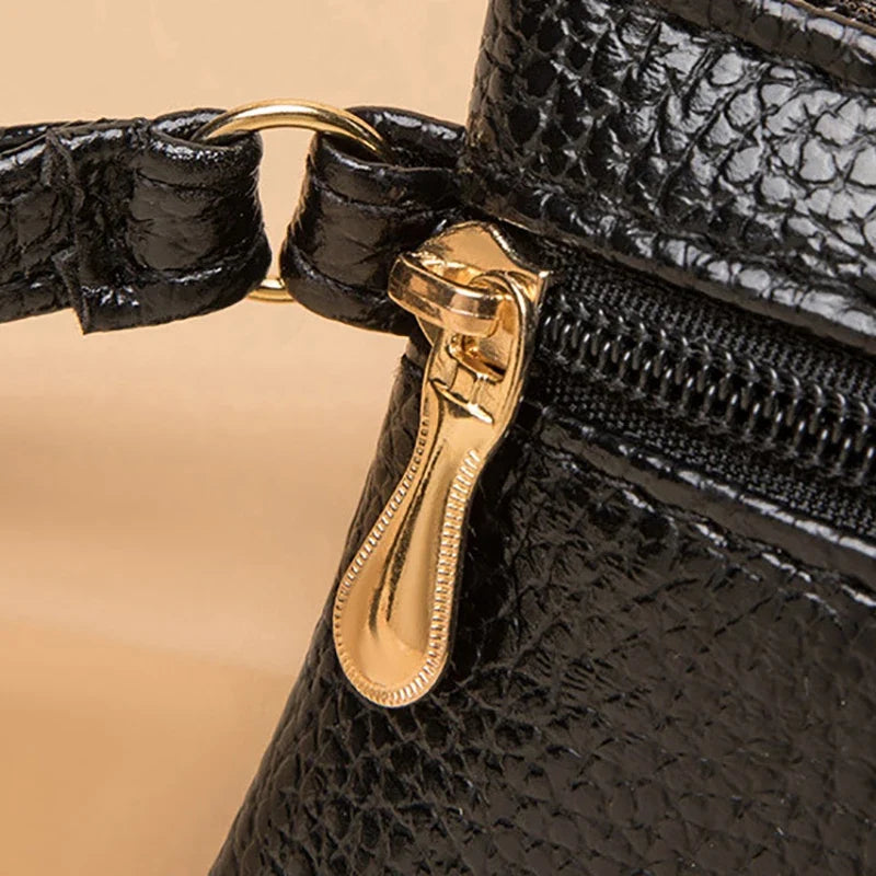 Women's PU Leather Mini Wallet – Zipper Coin Purse & Card Hold