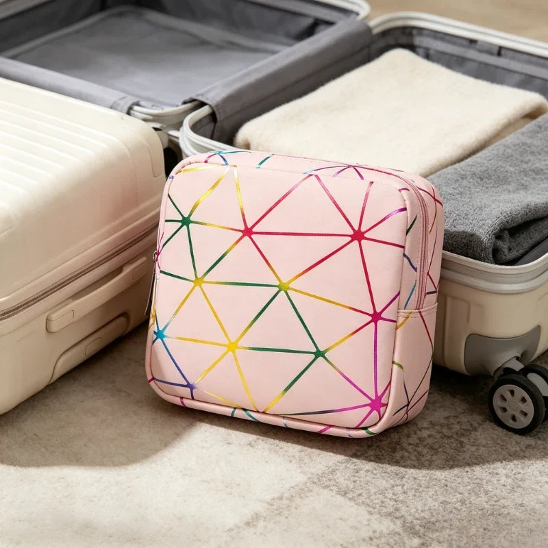 Geometric Coin Purse – Mini Zippered Wallet for Cards & Cash