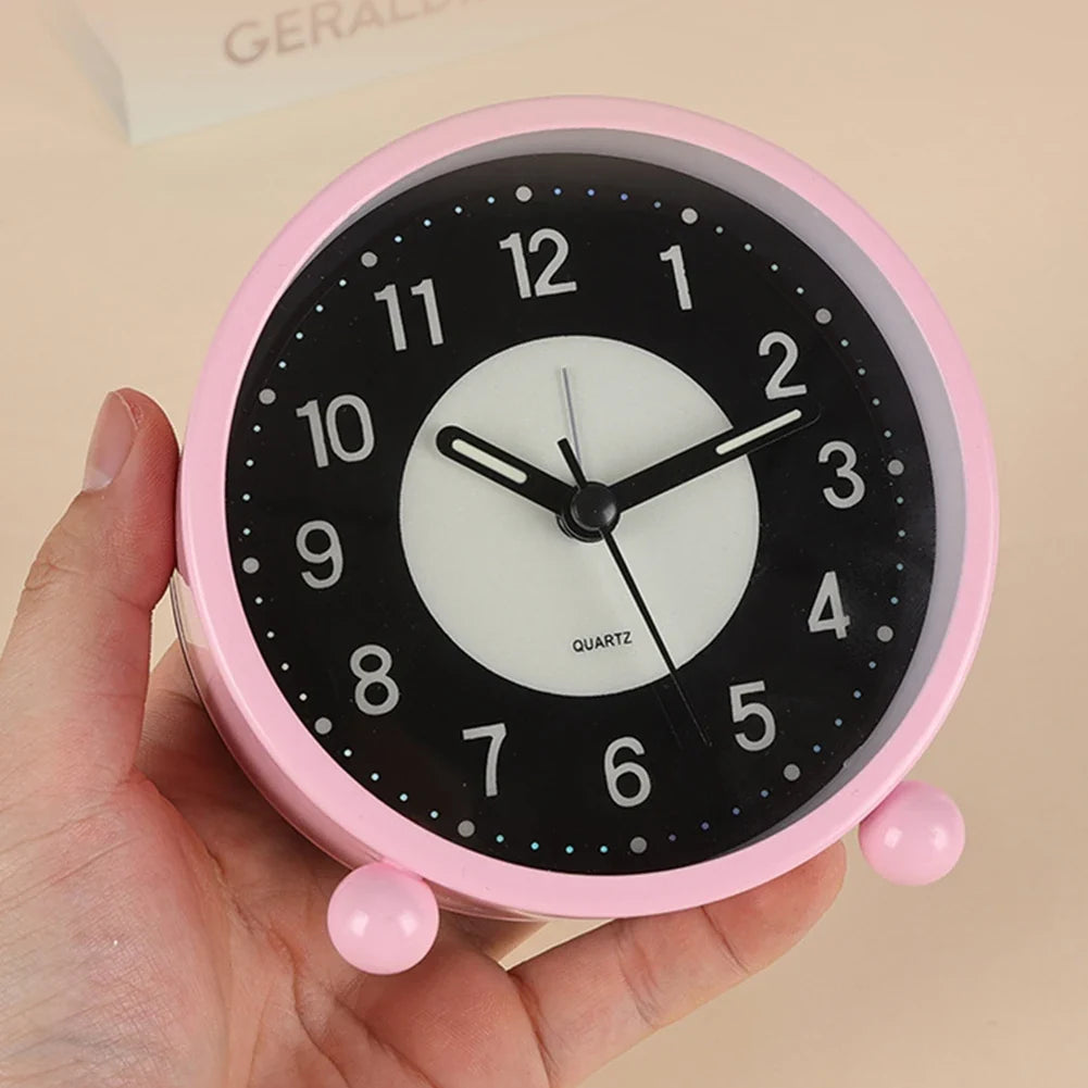 Retro Glow-in-the-Dark Battery Desk Alarm Clock – Silent