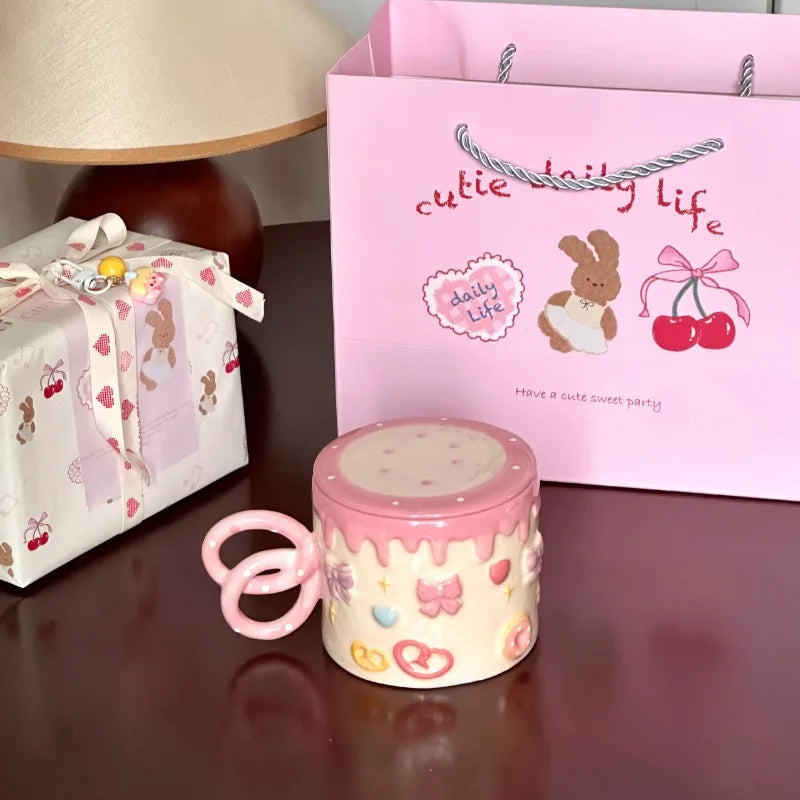 Hand-Painted Cake Ceramic Mug with Lid – Large Capacity Cup