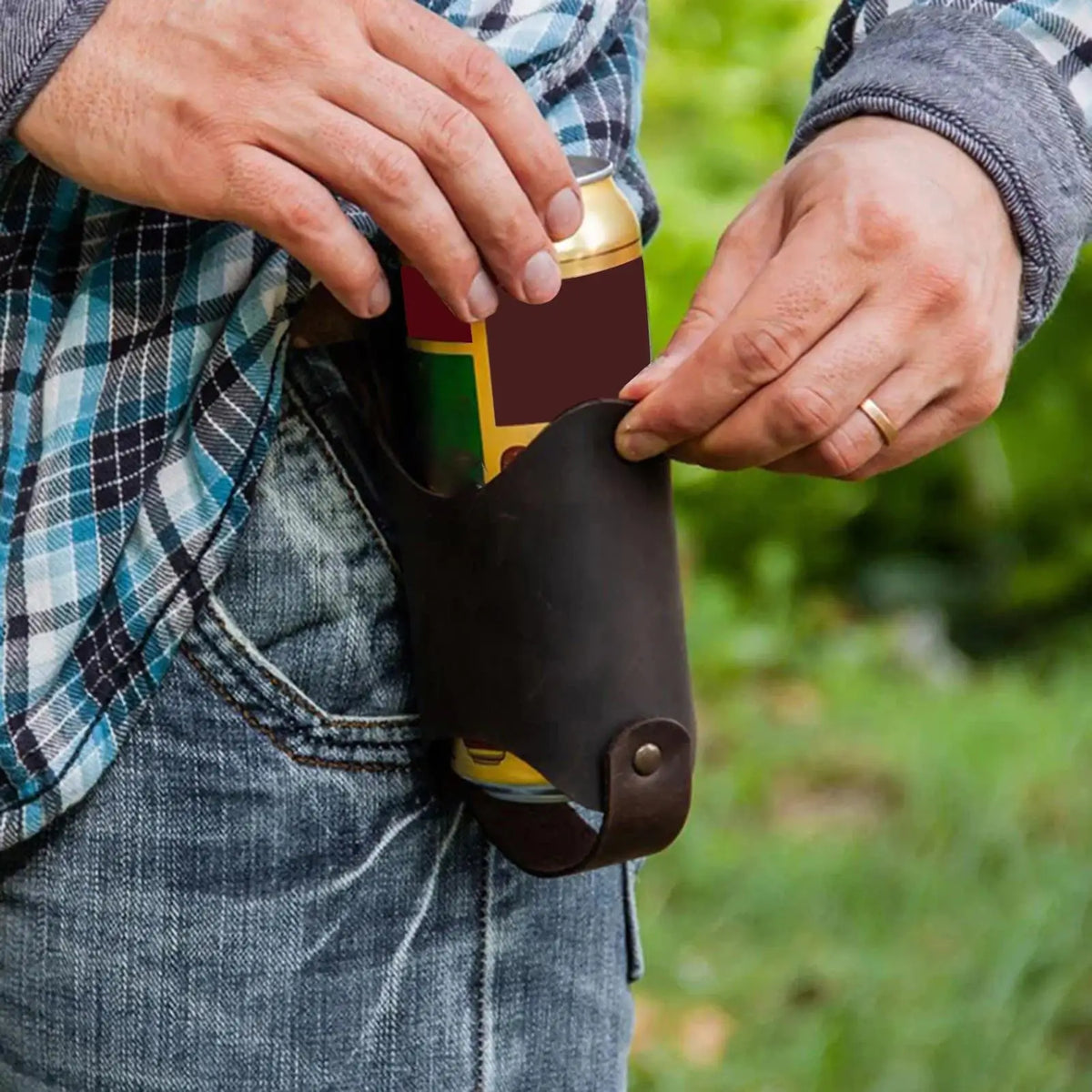 PU Leather Belt Bottle Holder – Waterproof Drink Carrier