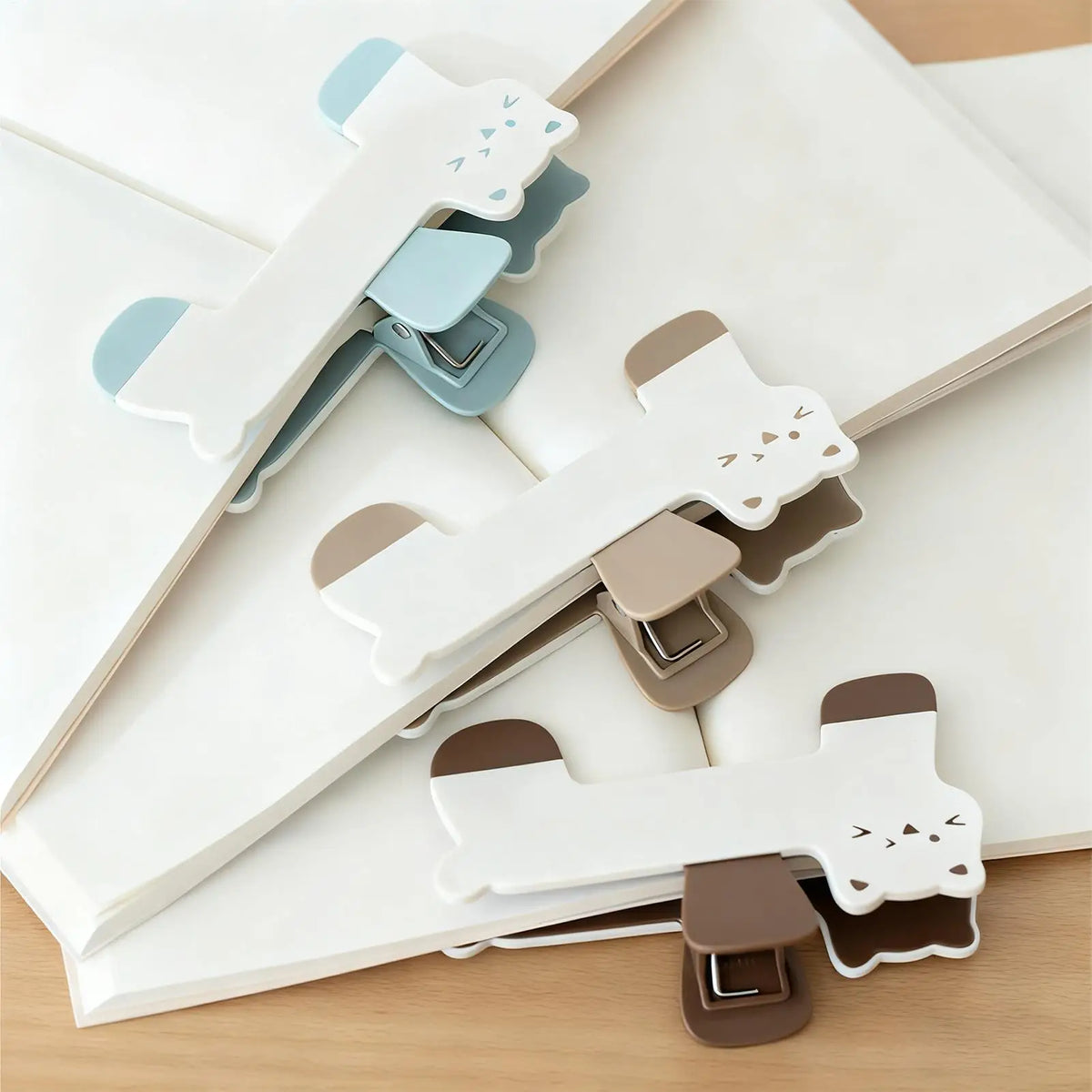 Cat Book Clip Holder – Hands-Free Page Fixer & Reading Aid