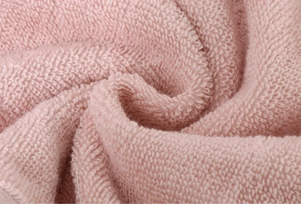 100% Cotton Bath Towels – Soft, Absorbent & Skin-Friendly