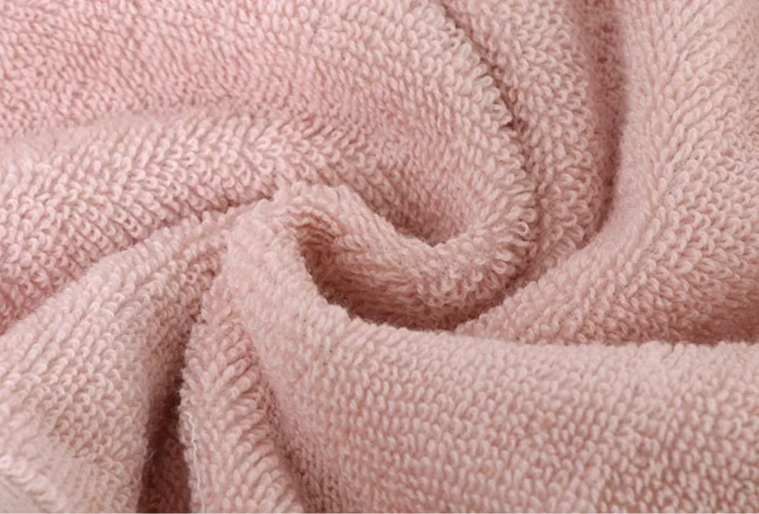 100% Cotton Bath Towels – Soft, Absorbent & Skin-Friendly