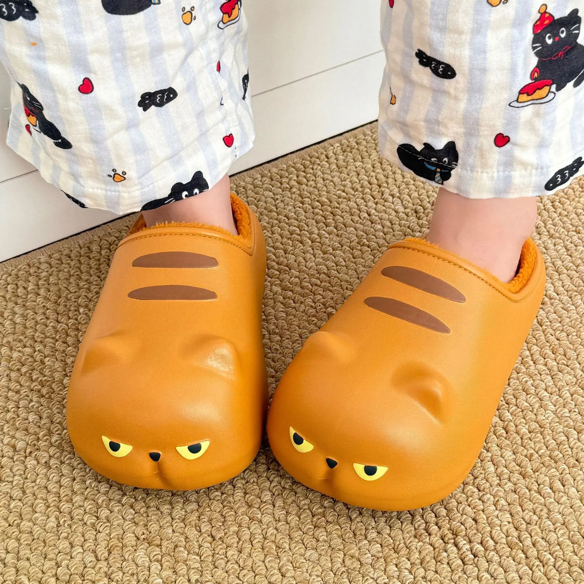 Lorilury Fuzzy Cat Slippers – Women's Warm Indoor House Shoes