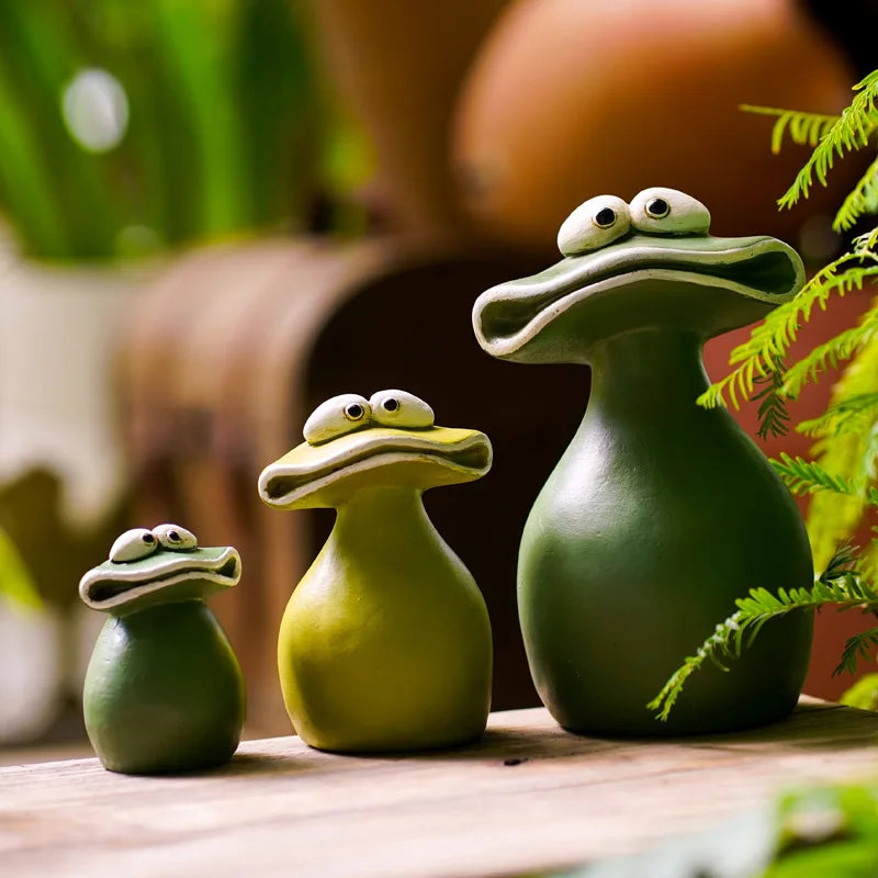 Kawaii Big Mouth Resin Frog Figurine | Garden & Desk Decor