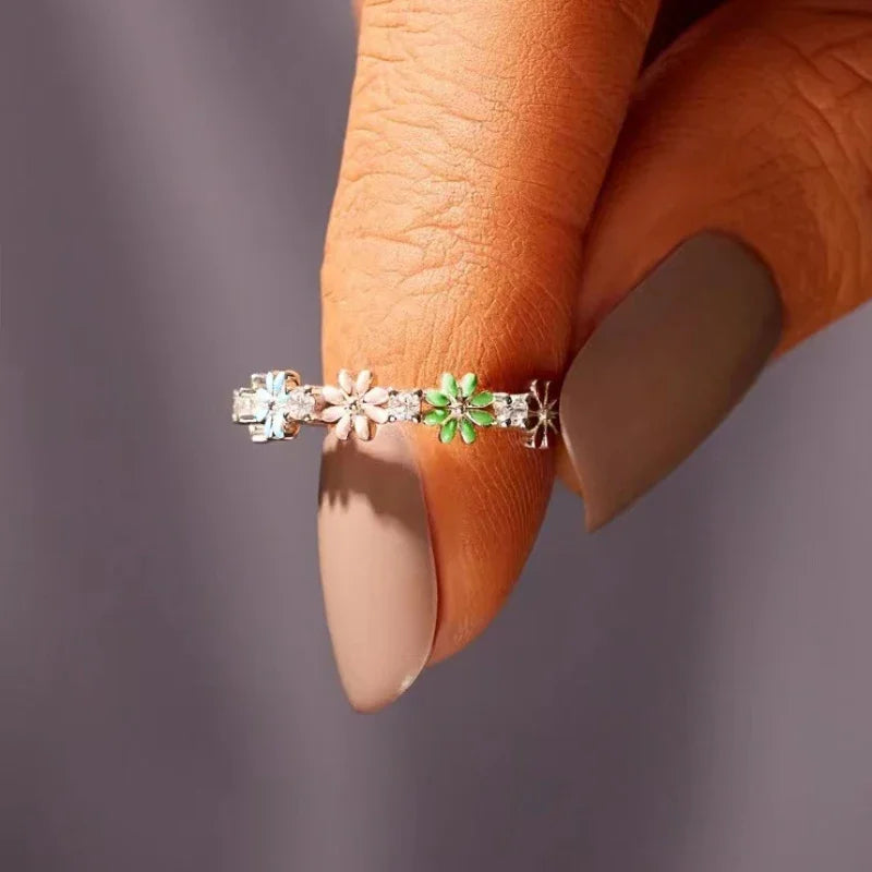 Huitan Flower Ring for Women – Colorful CZ Floral Party Ring