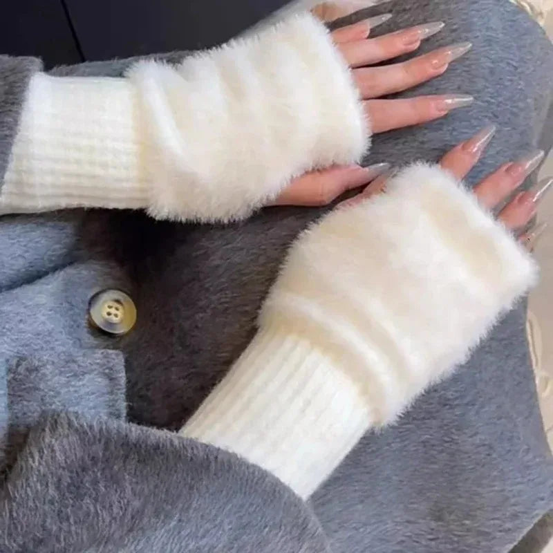 Women's Plush Half-Finger Gloves – Warm Knit Fingerless