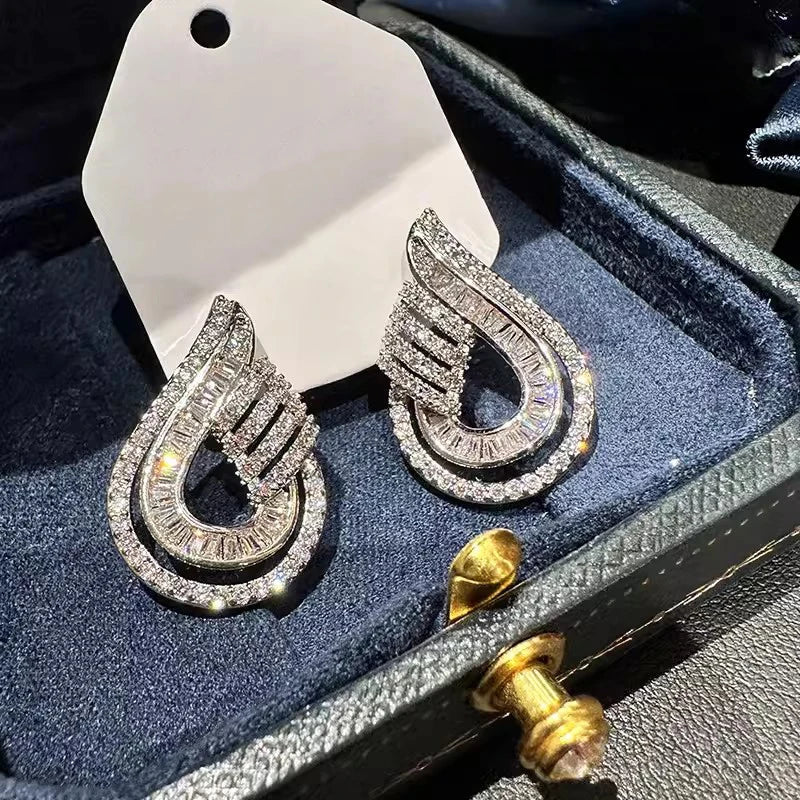 Huitan Waterdrop CZ Stud Earrings – Sparkling Silver Crystal