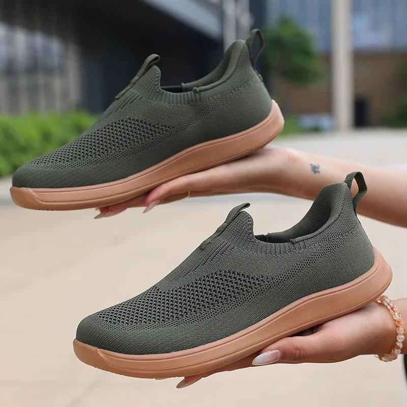 ZULIWAGN Breathable Mesh Slip-On Sneakers – Lightweight Men's Shoes