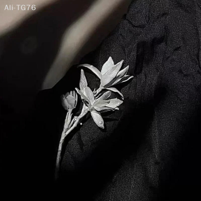French Retro Gold Butterfly Jasmine Brooch – Unisex Elegant Pin