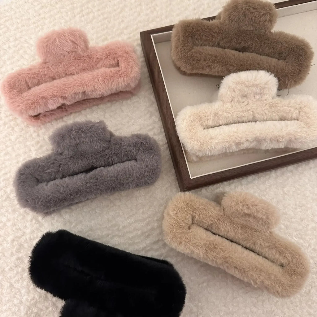 Large Plush Shark Claw Clip – Fluffy Faux Fur Hair Clip Women